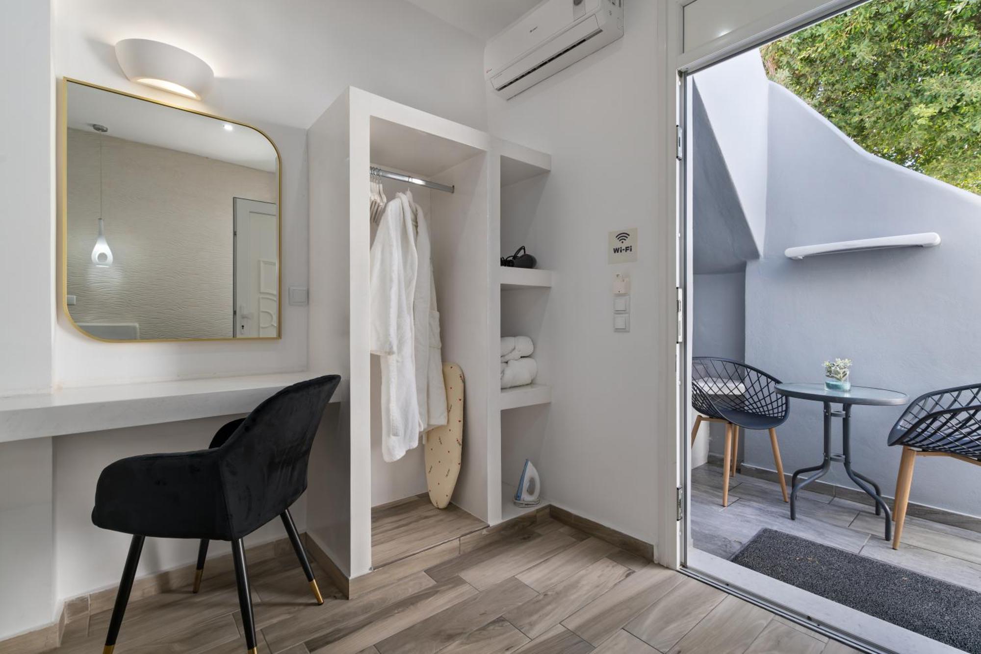 Oasis Suites Fira Exteriér fotografie